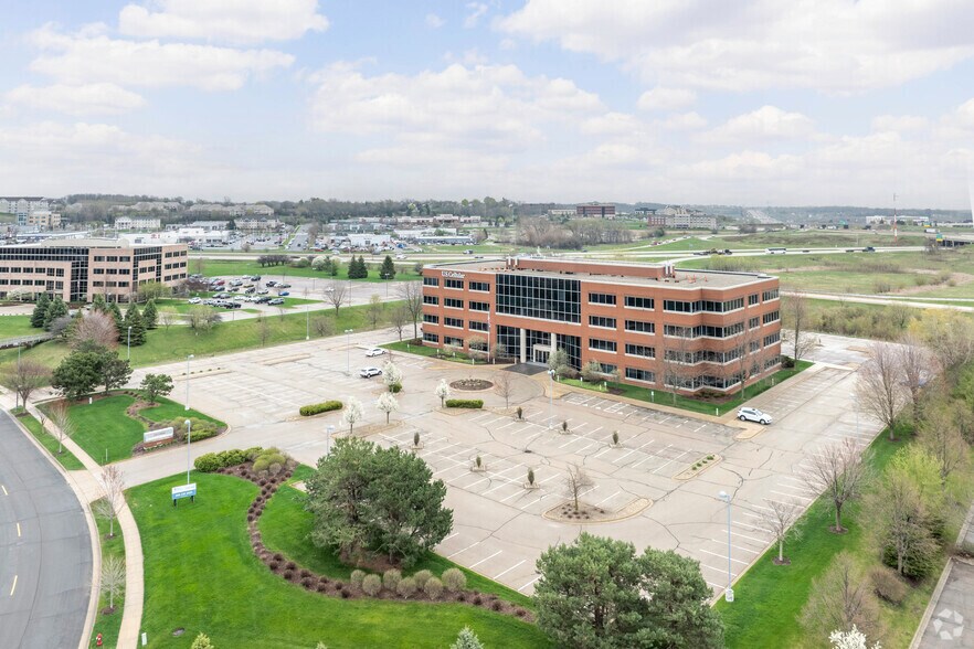 5117 W Terrace Dr, Madison, WI à louer - Aérien – Image 2 sur 12