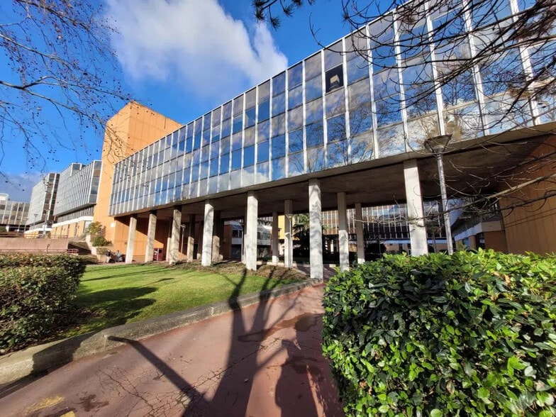 Bureau dans Fontenay-sous-Bois à vendre - Photo de l’immeuble – Image 3 sur 9