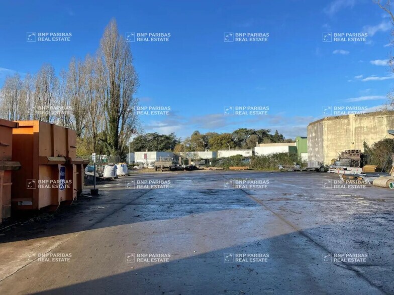 Local d’activités dans Saint-Herblain à louer - Photo de la construction – Image 2 sur 8