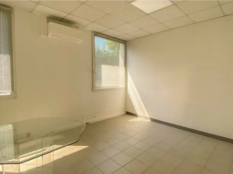 Bureau dans BRIVE-LA-GAILLARDE à louer - Photo de l’immeuble – Image 1 sur 3