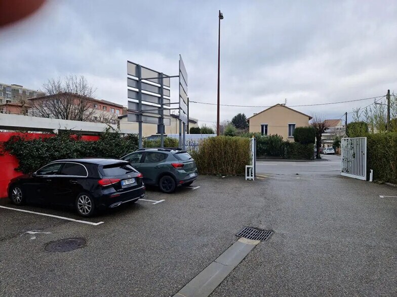 1139 Chemin Du Lavarin, Avignon à vendre - Photo de l’immeuble – Image 3 sur 15