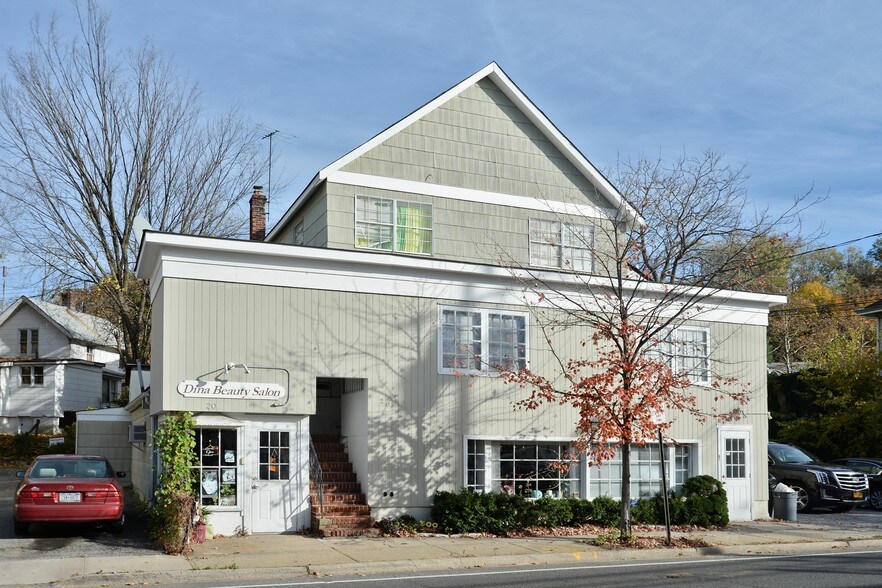 20 Bryant Ave, Roslyn, NY à vendre - Photo principale – Image 1 sur 11