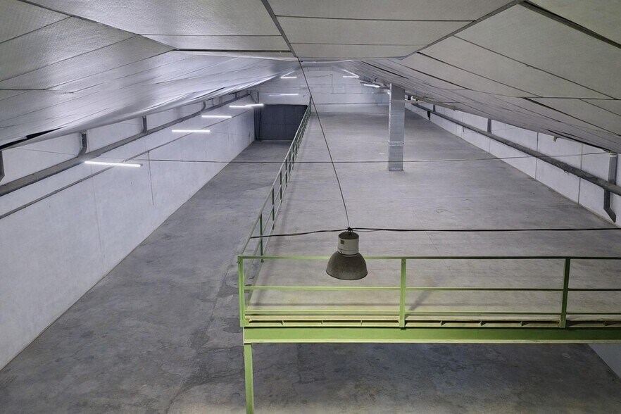 Industriel/Logistique dans Quart de Poblet à vendre - Photo de l’immeuble – Image 3 sur 12