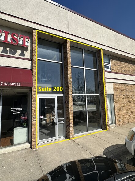 1720-1740 W Algonquin Rd, Mount Prospect, IL à louer - Photo de l’immeuble – Image 3 sur 8
