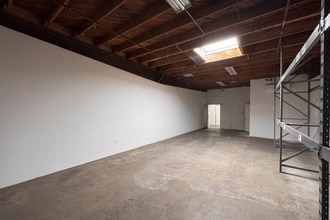 3221 S Hill St, Los Angeles, CA à louer Photo intérieure– Image 2 sur 4