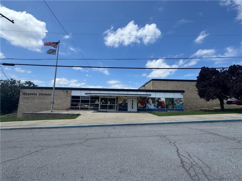 831 Harrison St, New Castle, PA à vendre Photo principale– Image 1 sur 7