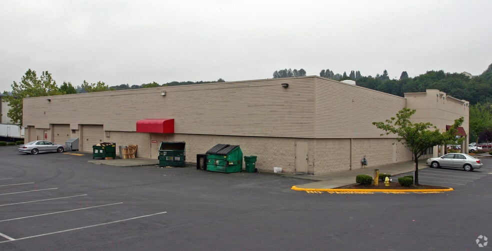 16874 Southcenter Pky, Tukwila, WA à louer - Photo de l’immeuble – Image 2 sur 5