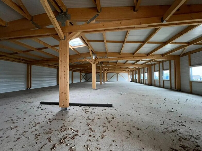 Local d’activités dans Riorges à louer - Photo de l’immeuble – Image 1 sur 2