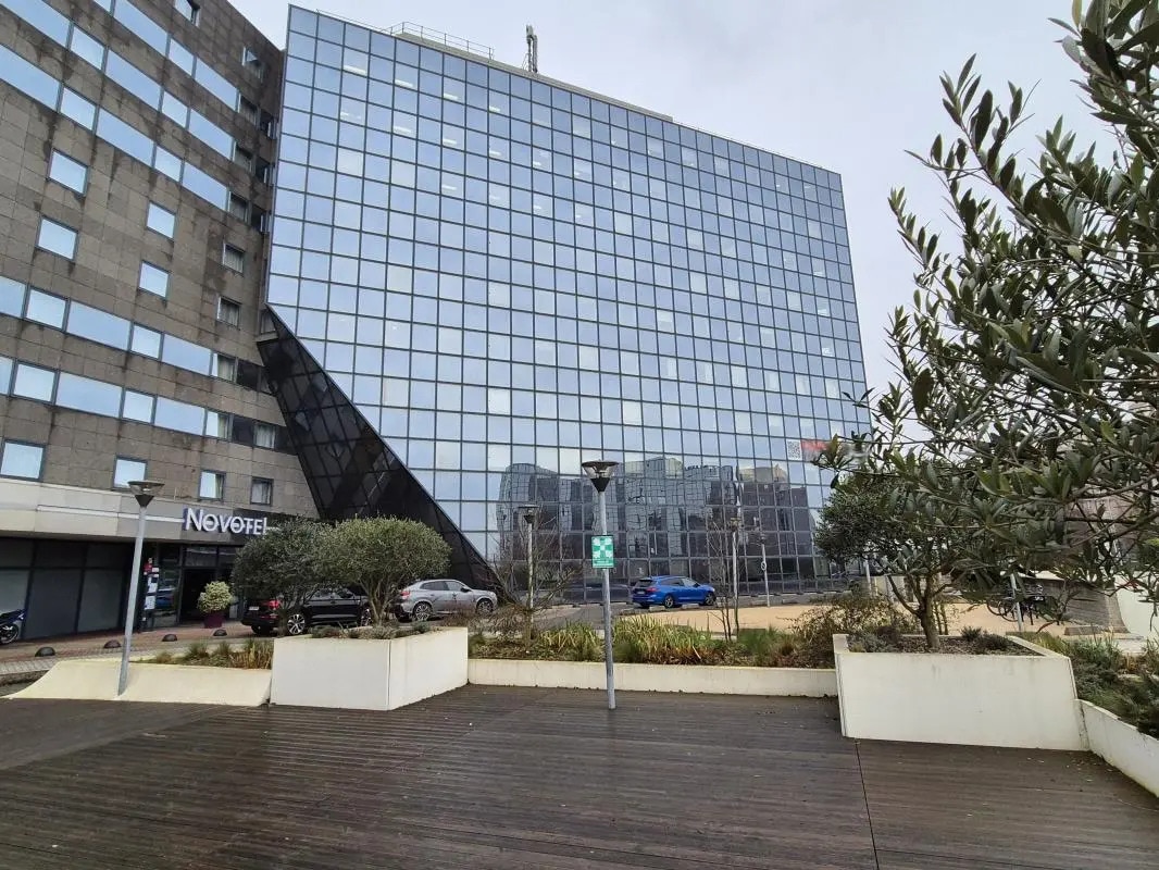 2 Rue Du Centre, Noisy-le-Grand à louer Photo principale– Image 1 sur 21