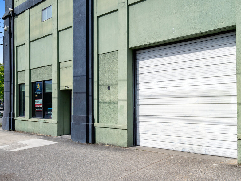 1535 SE 9th Ave, Portland, OR à louer - Photo de l’immeuble – Image 3 sur 11