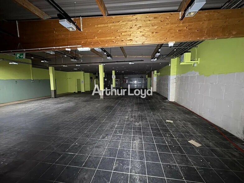 Local commercial dans Givet à louer - Photo intérieure – Image 3 sur 4