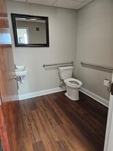 1221 N Church St, Moorestown, NJ à louer Photo intérieure– Image 2 sur 2