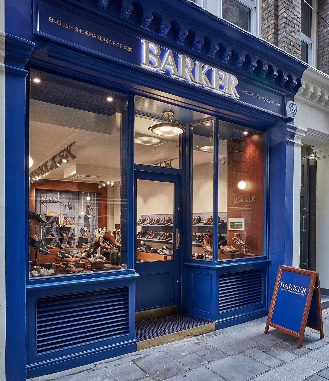 52 Bow Ln, Londres à louer Photo de l’immeuble– Image 1 sur 4