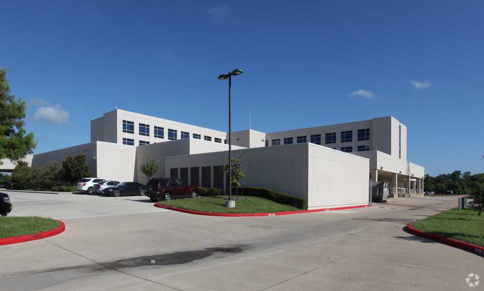 1120 Business Center Dr, Houston, TX à louer - Photo de l’immeuble – Image 2 sur 2
