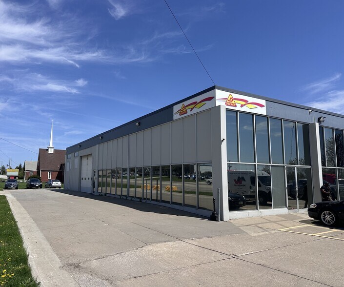5325 NE 14th St, Des Moines, IA à louer - Photo de l’immeuble – Image 1 sur 12