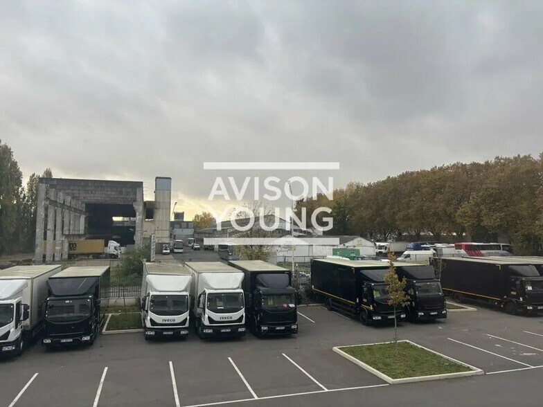 Local d’activités dans Gennevilliers à louer - Photo de l’immeuble – Image 2 sur 12