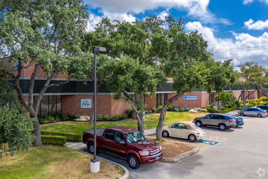 12000 Network Blvd, San Antonio, TX à louer - Photo de l’immeuble – Image 1 sur 29
