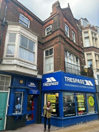 Plus de détails pour 27 Church St, Cromer - Local commercial à louer