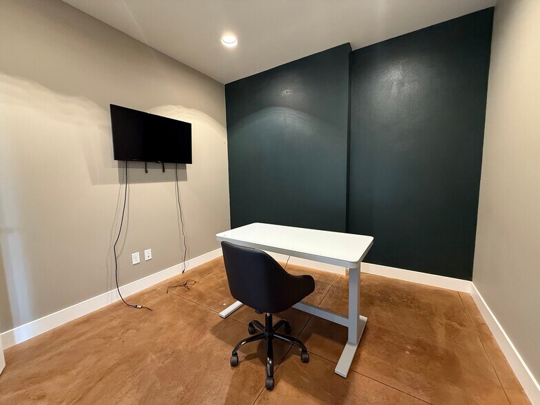 1320 E Moore St, Sedro Woolley, WA à louer - Photo de l’immeuble – Image 3 sur 6