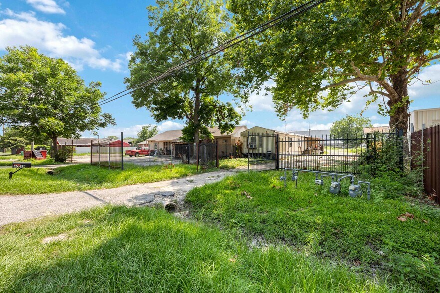 8021 Berwyn Dr, Houston, TX à vendre - Photo de l’immeuble – Image 3 sur 10