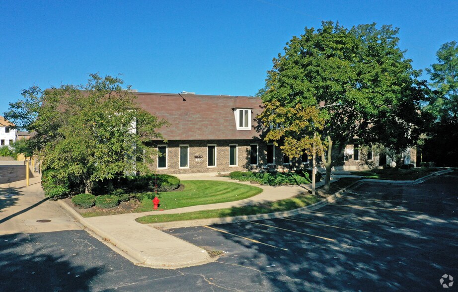 4810 Venture St, Lisle, IL à vendre - Photo principale – Image 1 sur 3