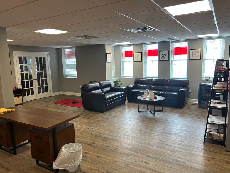 433 Lancaster Ave, Malvern, PA à louer - Photo intérieure – Image 3 sur 18