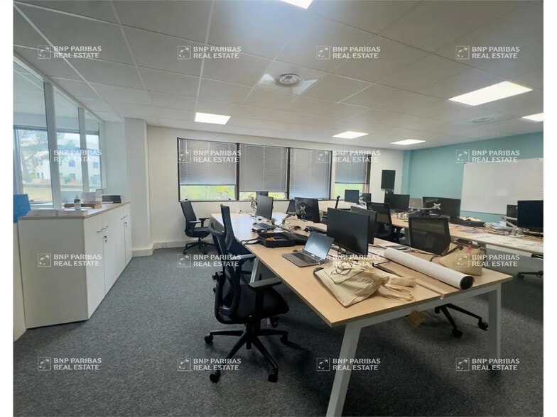 350 Avenue Jean-René Guillibert Gautier De La Lauzière, Aix-en-Provence à louer - Photo de l’immeuble – Image 2 sur 186