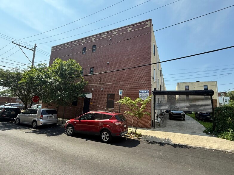 21 units- portefeuille de 7 biens à vendre sur LoopNet.fr - Photo de l’immeuble – Image 3 sur 38