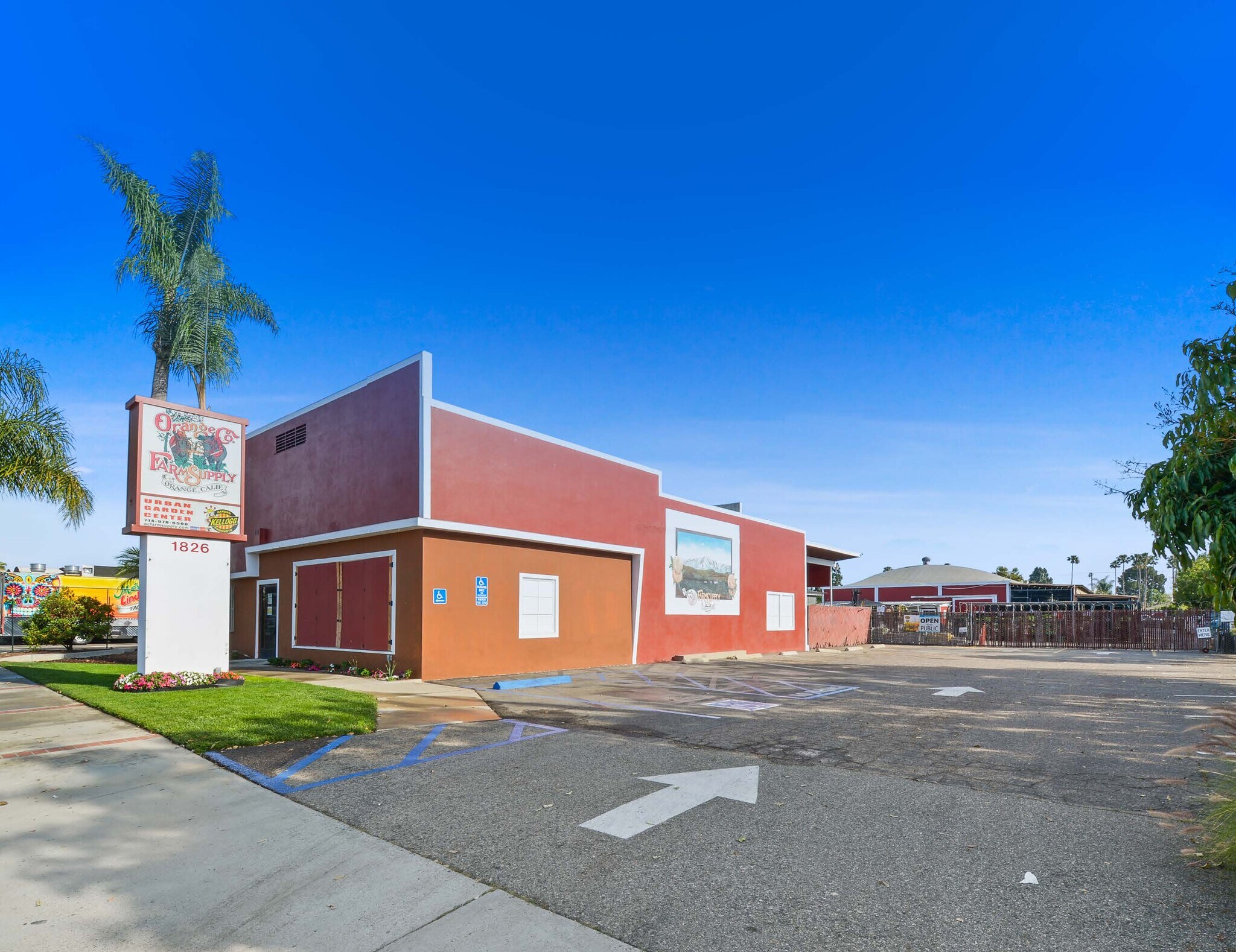 1826 W Chapman Ave, Orange, CA à vendre Photo de l’immeuble– Image 1 sur 16