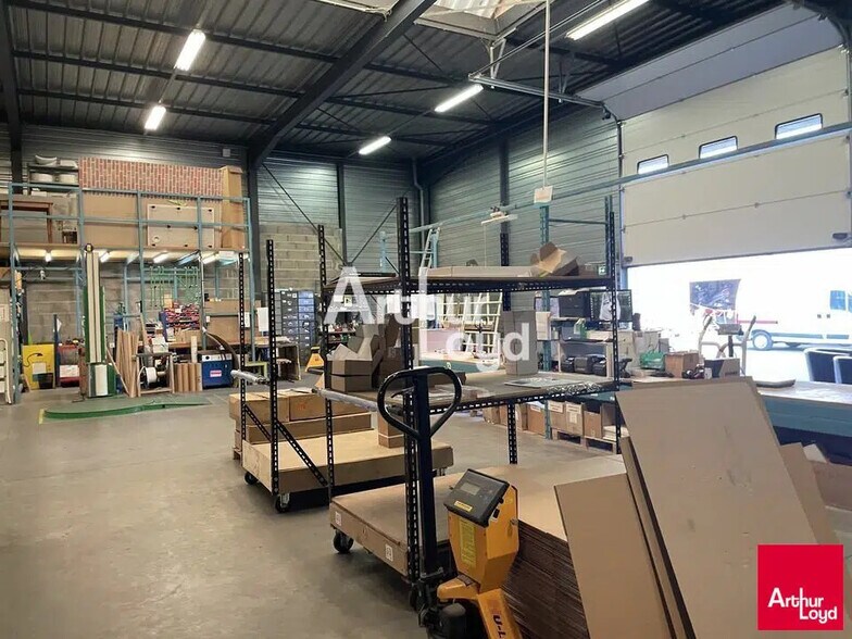 Local d'activités dans Tiercé à vendre - Photo de l’immeuble – Image 1 sur 3