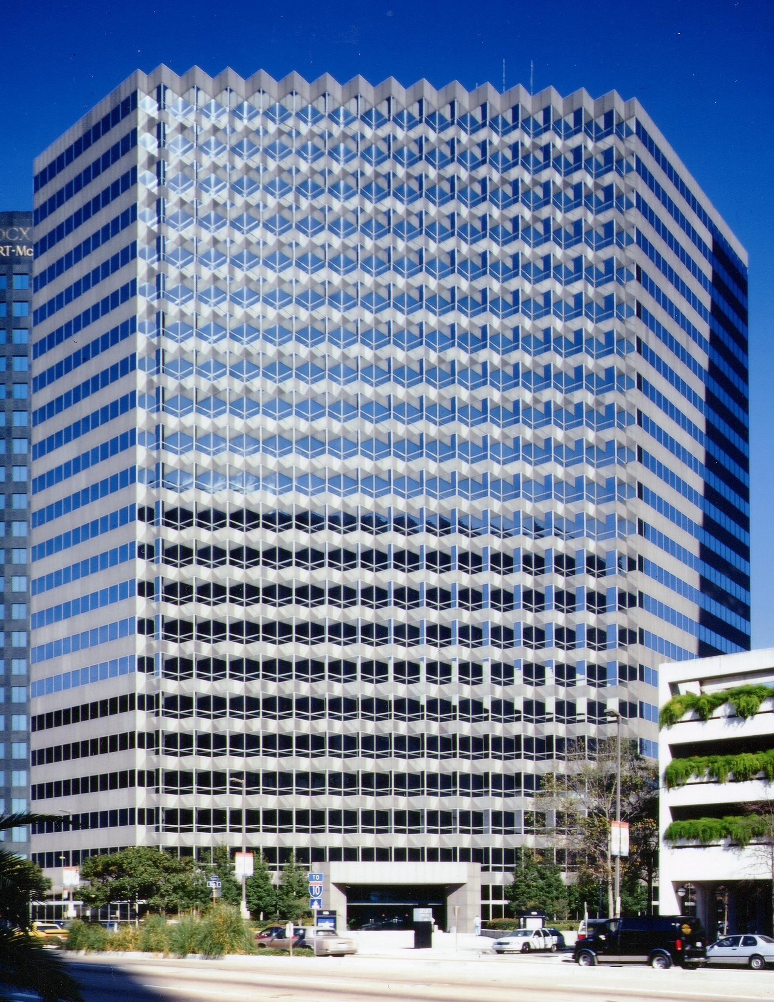 1555 Poydras St, New Orleans, LA à louer Photo principale– Image 1 sur 8