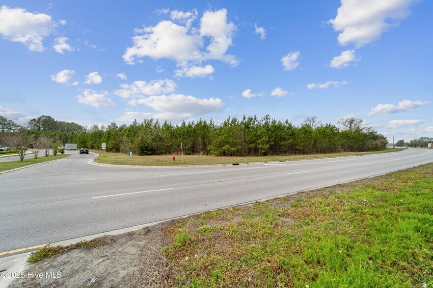 1130 Piney Green rd, Jacksonville, NC à vendre - Photo de l’immeuble – Image 2 sur 17