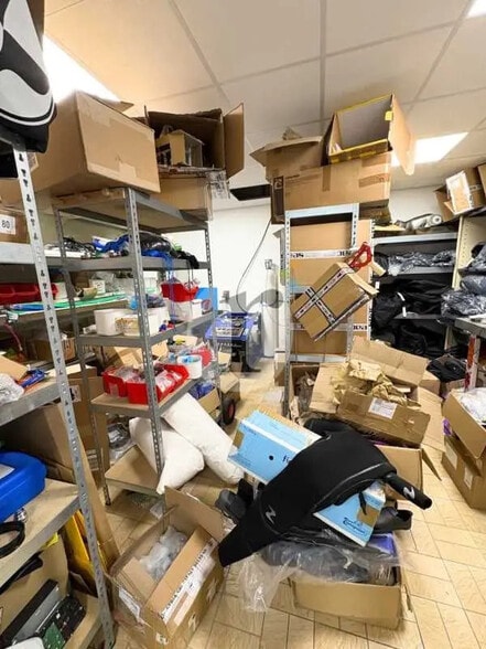 Local d’activités dans VILLENEUVE-D'ASCQ à louer - Photo de l’immeuble – Image 1 sur 5