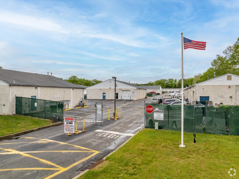 1889 Route 9, Toms River, NJ à louer - Photo principale – Image 1 sur 8