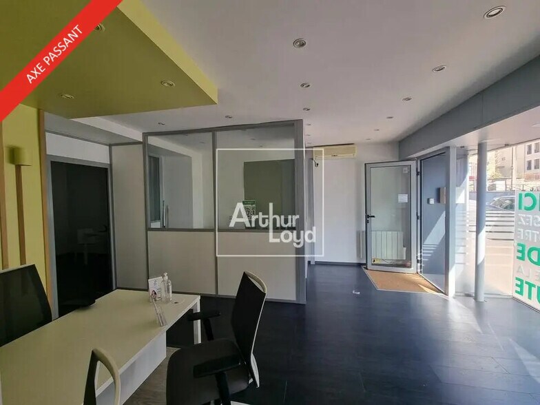 Bureau dans Melun à vendre - Photo de l’immeuble – Image 3 sur 4