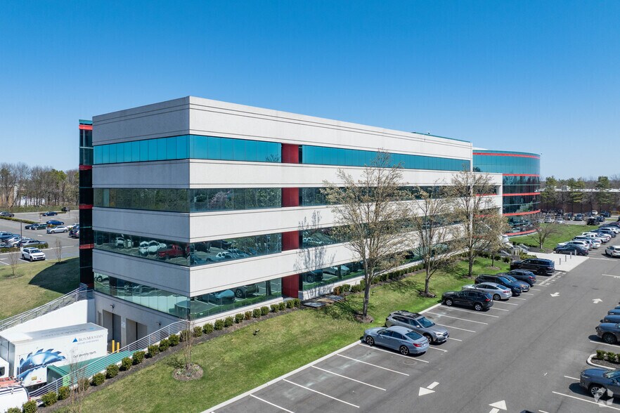150 Motor Pkwy, Hauppauge, NY à louer - Photo de l’immeuble – Image 2 sur 22