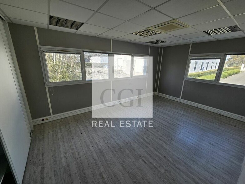 Bureau dans Montbonnot-Saint-Martin à vendre - Photo intérieure – Image 3 sur 9