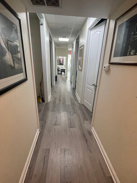 22105 Jamaica Ave, Queens Village, NY à vendre - Photo intérieure – Image 3 sur 19