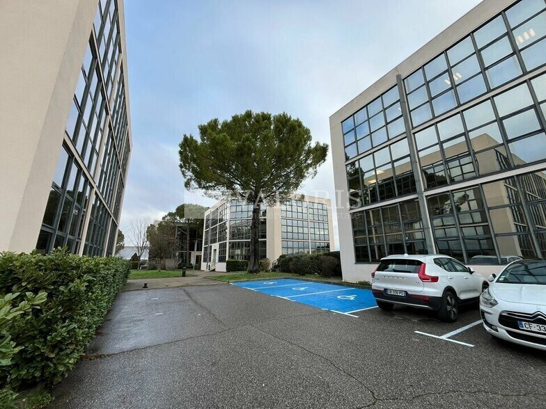 Bureau dans Aix-en-Provence à vendre - Photo de l’immeuble – Image 2 sur 13