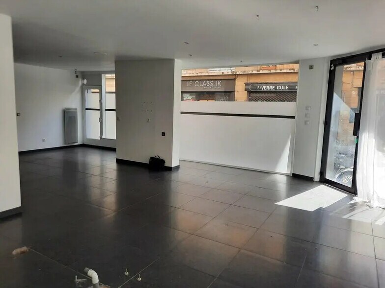 Local commercial dans Rouen à louer - Photo de l’immeuble – Image 2 sur 7