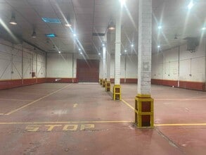 Industriel/Logistique dans San Fernando de Henares, Madrid à louer Photo de l’immeuble– Image 2 sur 8