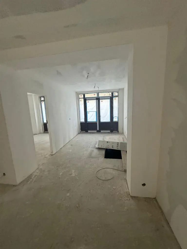 Local commercial dans Paris à vendre Photo intérieure– Image 1 sur 11