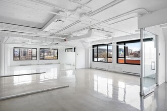 3575 Boul Saint-Laurent, Montréal, QC à louer Photo intérieure– Image 2 sur 3