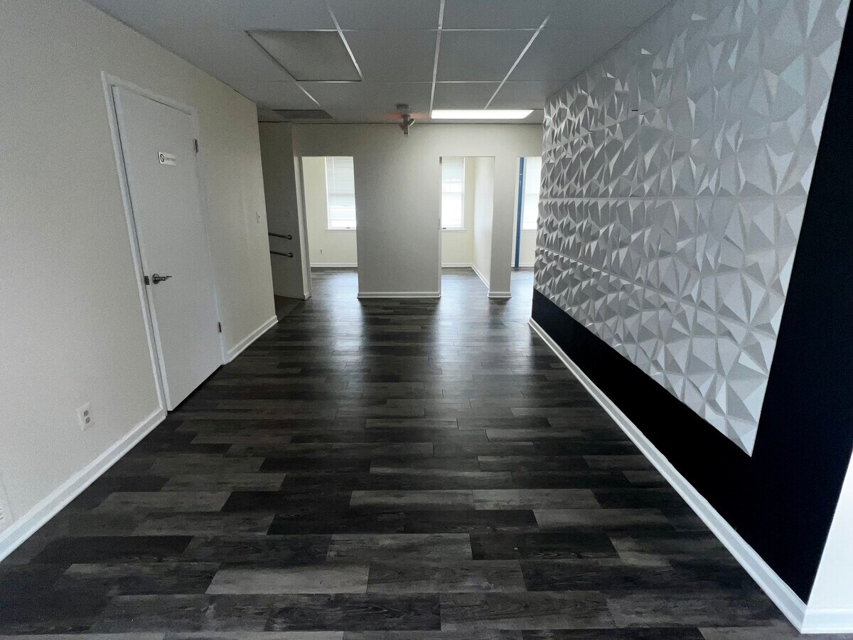 12100-12128 Heritage Park Cir, Silver Spring, MD 20906 - Lot 12124A -  - Photo intérieure - Image 1 of 7