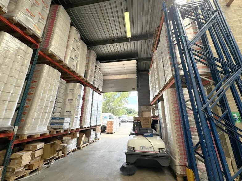 Local d’activités dans Bezons à louer - Photo intérieure – Image 3 sur 21