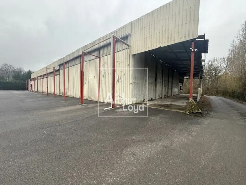 Industriel/Logistique dans Bréau à vendre - Photo de l’immeuble – Image 2 sur 7