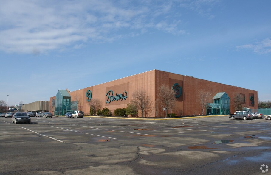 106 Laurel Mall Dr, Hazleton, PA à louer - Photo de l’immeuble – Image 2 sur 11