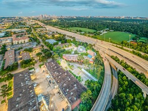 6925 Portwest Dr, Houston, TX - Vue aérienne vue de carte - Image1