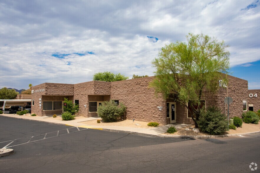 1702 W Anklam Rd, Tucson, AZ à vendre - Photo de l’immeuble – Image 1 sur 2