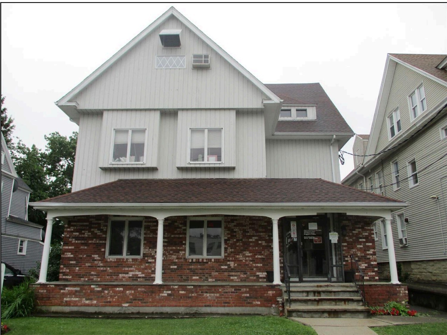 387 Clinton Ave, Bridgeport, CT à vendre Photo principale– Image 1 sur 20